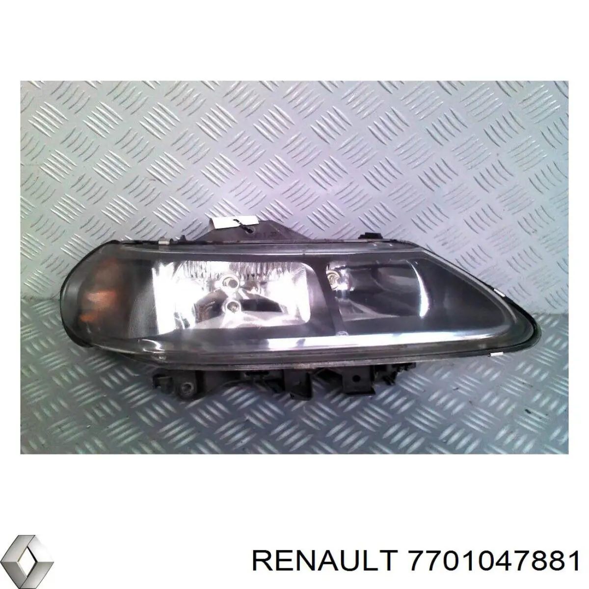 7701047881 Renault (RVI) фара права