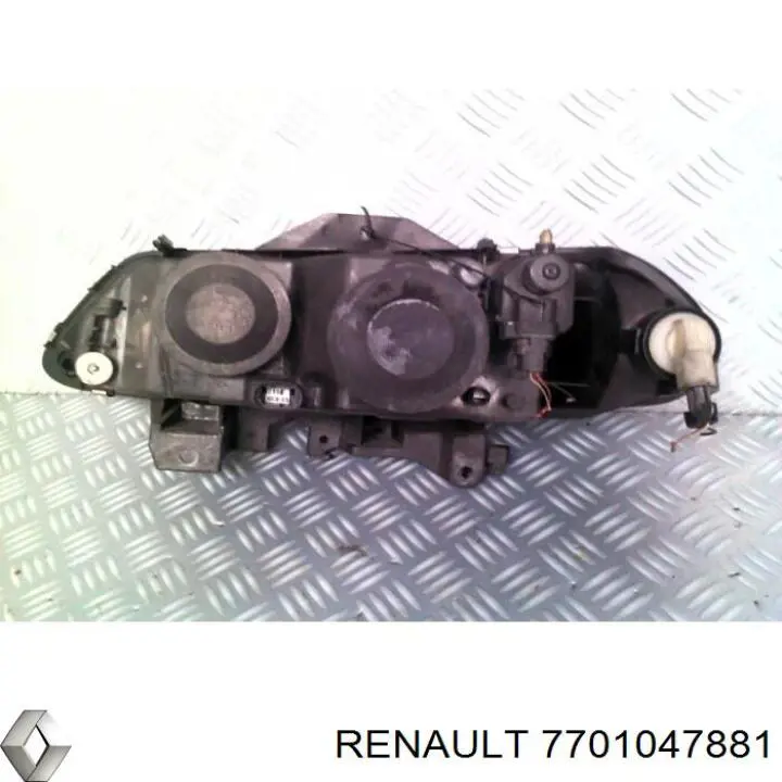 Купити 7701047881 Renault (RVI) Права блок фара
