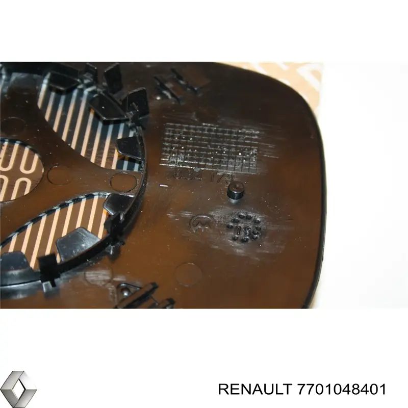 7701048401 Renault (RVI) дзеркальний елемент дзеркала заднього виду
