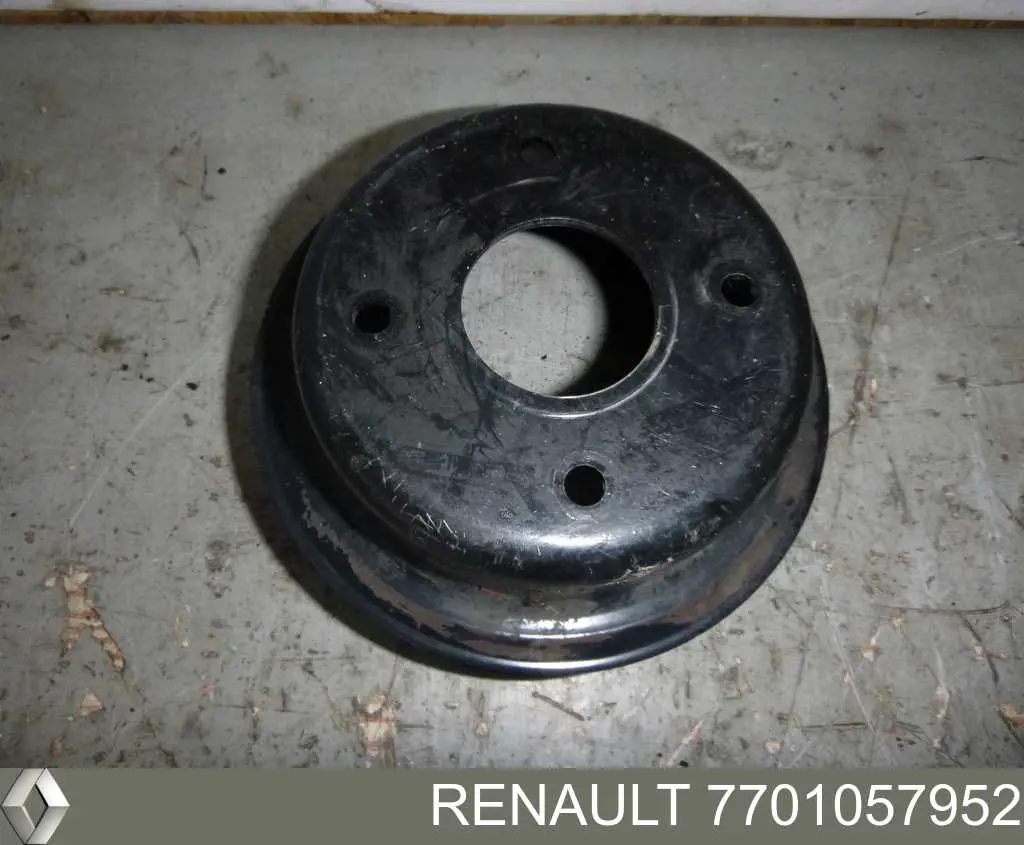 Купити 7701057952 Renault (RVI) Насос охолоджуючої рідини