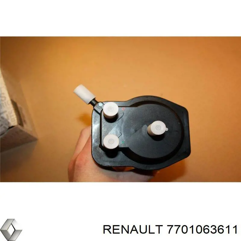 7701063611 Renault (RVI) фільтр паливний