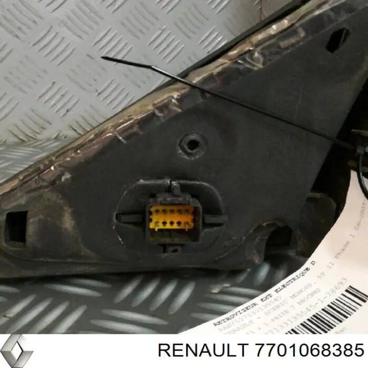 7701068385 Renault (RVI) Праве дзеркало заднього виду