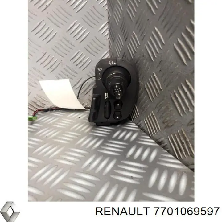 Перемикач підрульовий, правий Renault (RVI) 7701069597 ціна, від 17.74 USD