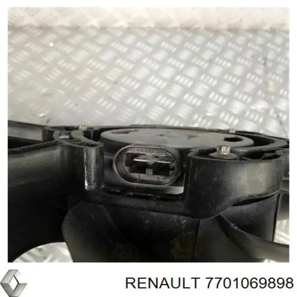 7701069898 Renault (RVI) Електровентилятор радіатора