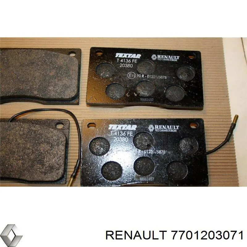7701203071 Renault (RVI) колодки гальмівні передні, дискові