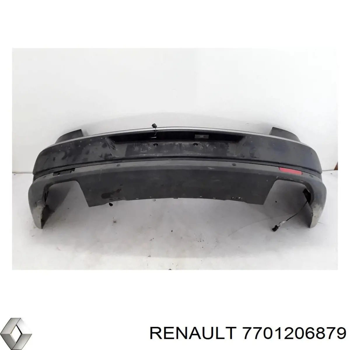 Задній бампер 7701206879 Renault (RVI)