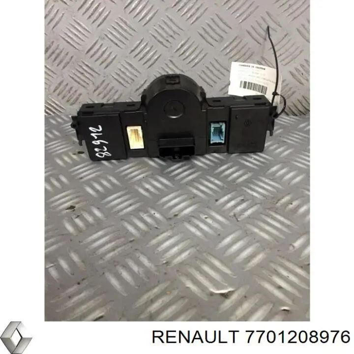 Регулятор вентилятора обігрівача Renault (RVI) 7701208976 ціна, від 47.91 USD