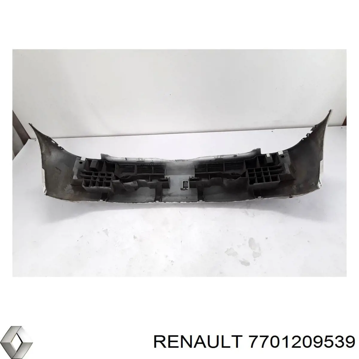 7701209539 Renault (RVI) бампер задній