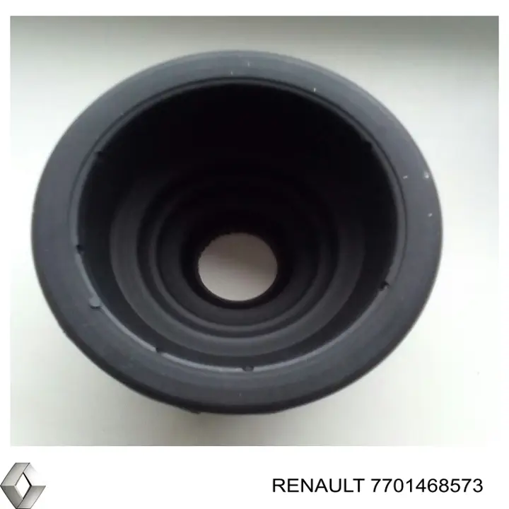 7701468573 Renault (RVI) Пильник гранати внутрішній, лівий