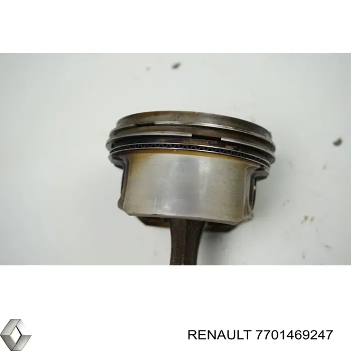 Шатун поршня двигуна Renault (RVI) 7701469247
