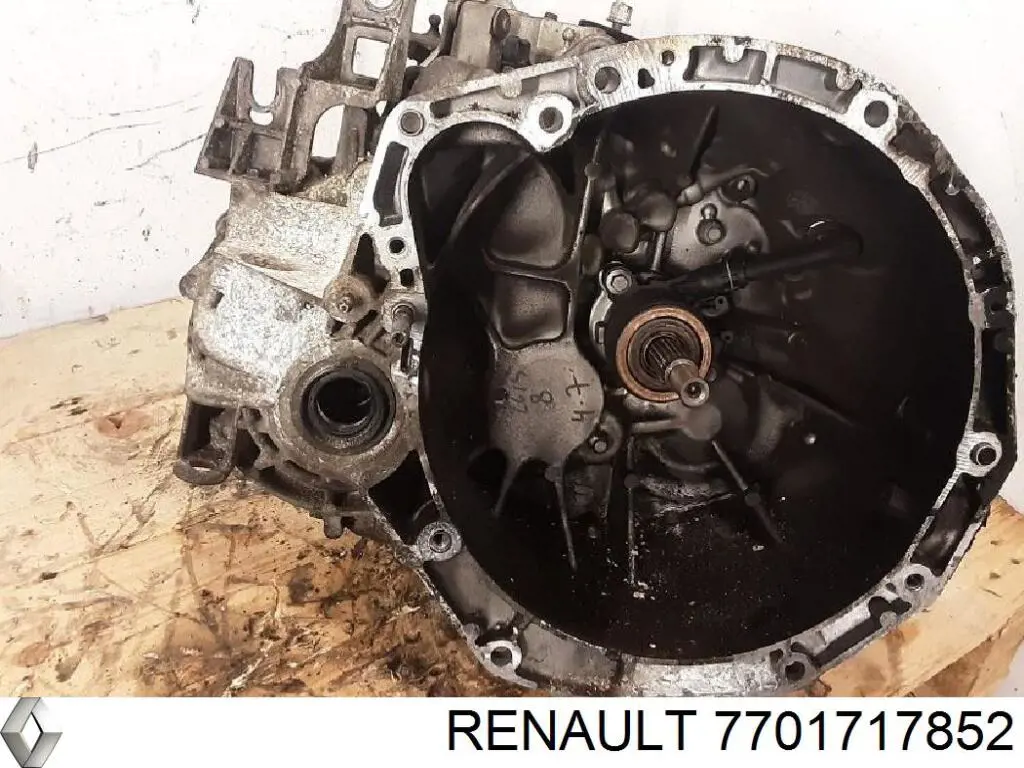 Купити 7701717852 Renault (RVI) Ручна коробка передач