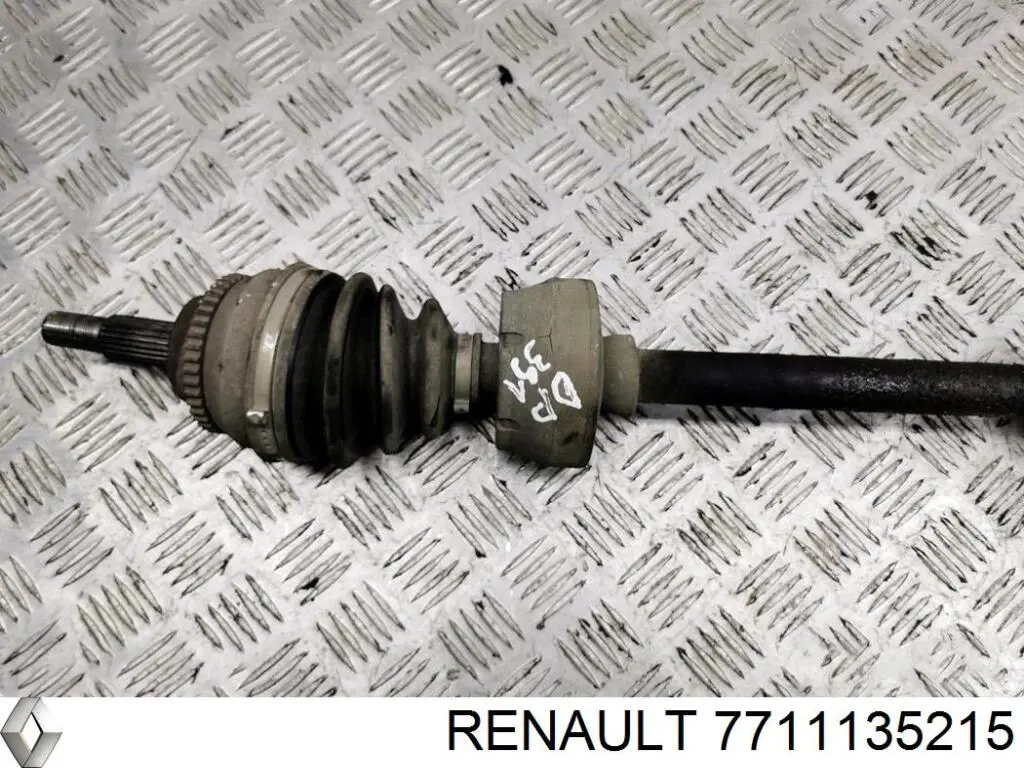 Піввісь передня, права Renault (RVI) 7711135215 ціна, від 87.50 USD