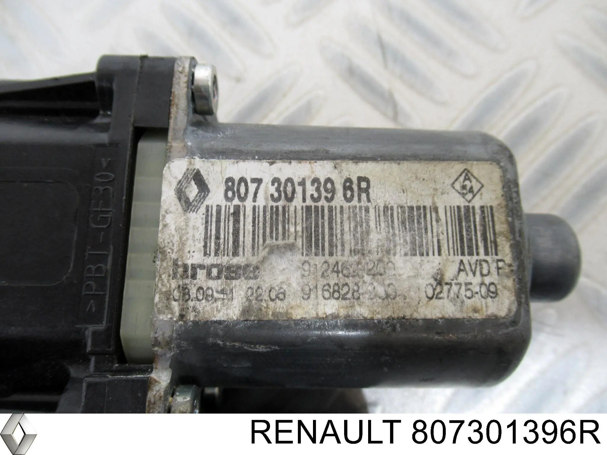 Двигун склопідіймача двері передньої, правої Renault (RVI) 807301396R ціна, від 13.53 USD