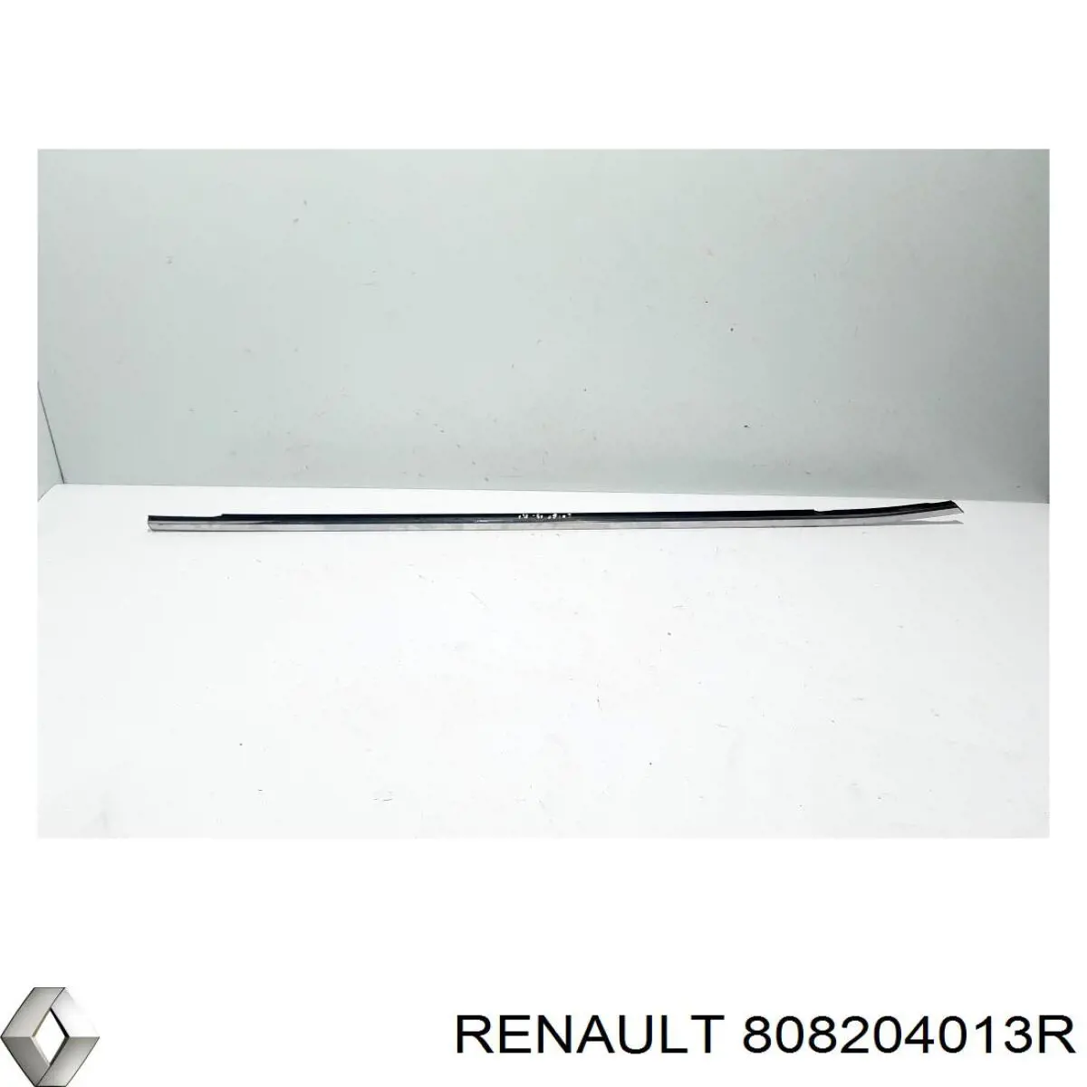 808204013R Renault (RVI) Ущільнювач скла передніх дверей правої, зовнішній (планка)