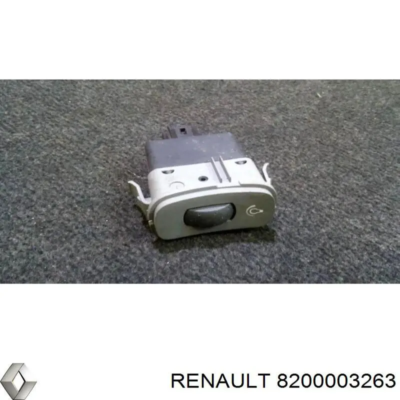 Плафон освітлення кабіни 8200003263 Renault (RVI)