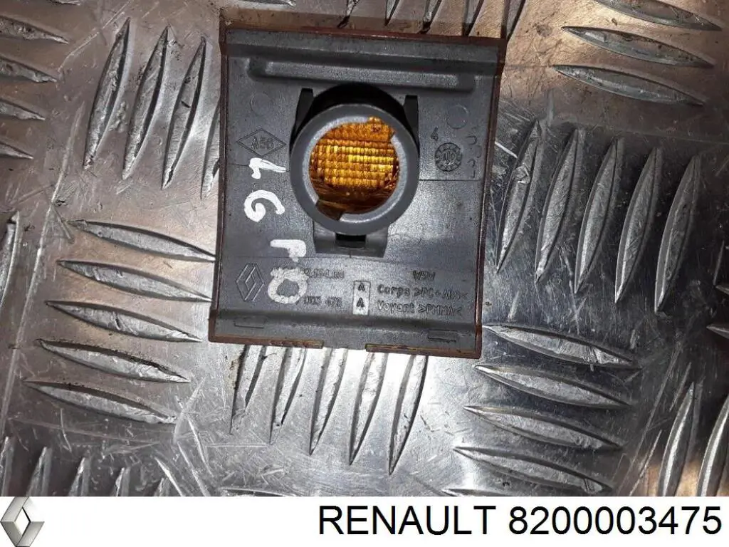 Купити 8200003475 Renault (RVI) Повторювач повороту на крилі