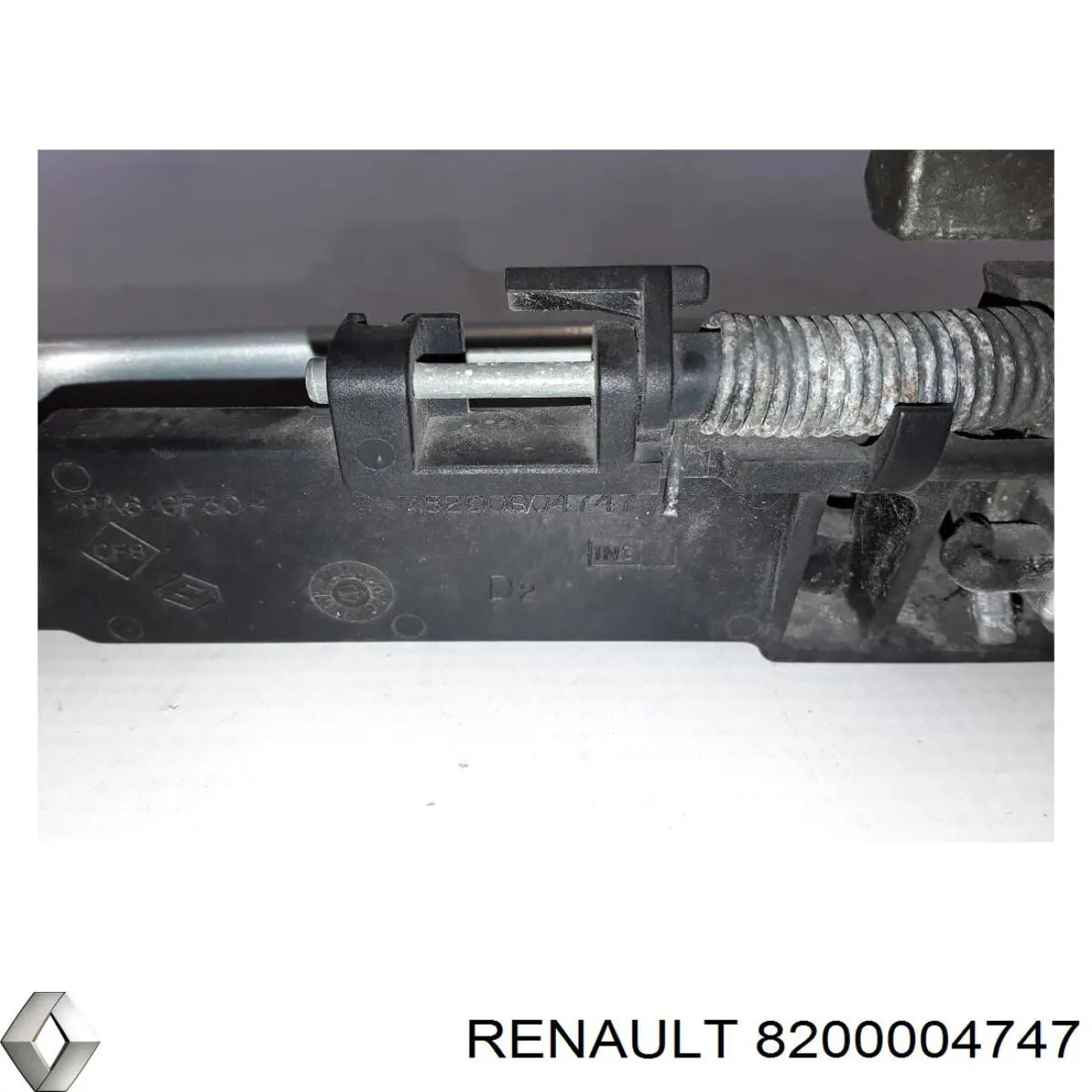 Тримач зовнішньої ручки дверей, передньої правої Renault (RVI) 8200004747 ціна, від 7.05 USD