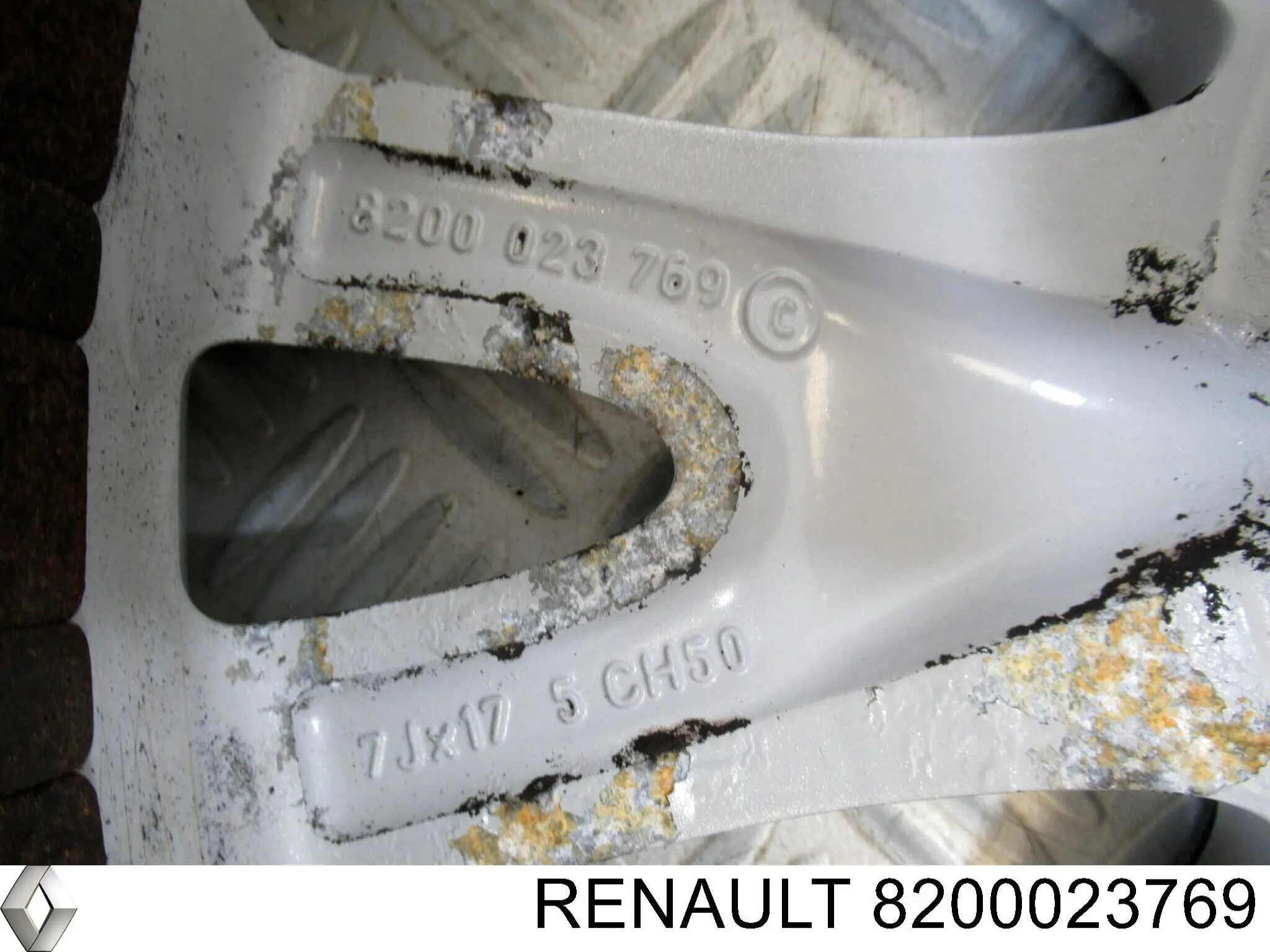 Диски колісні литі (легкосплавні, титанові) 8200023769 Renault (RVI)