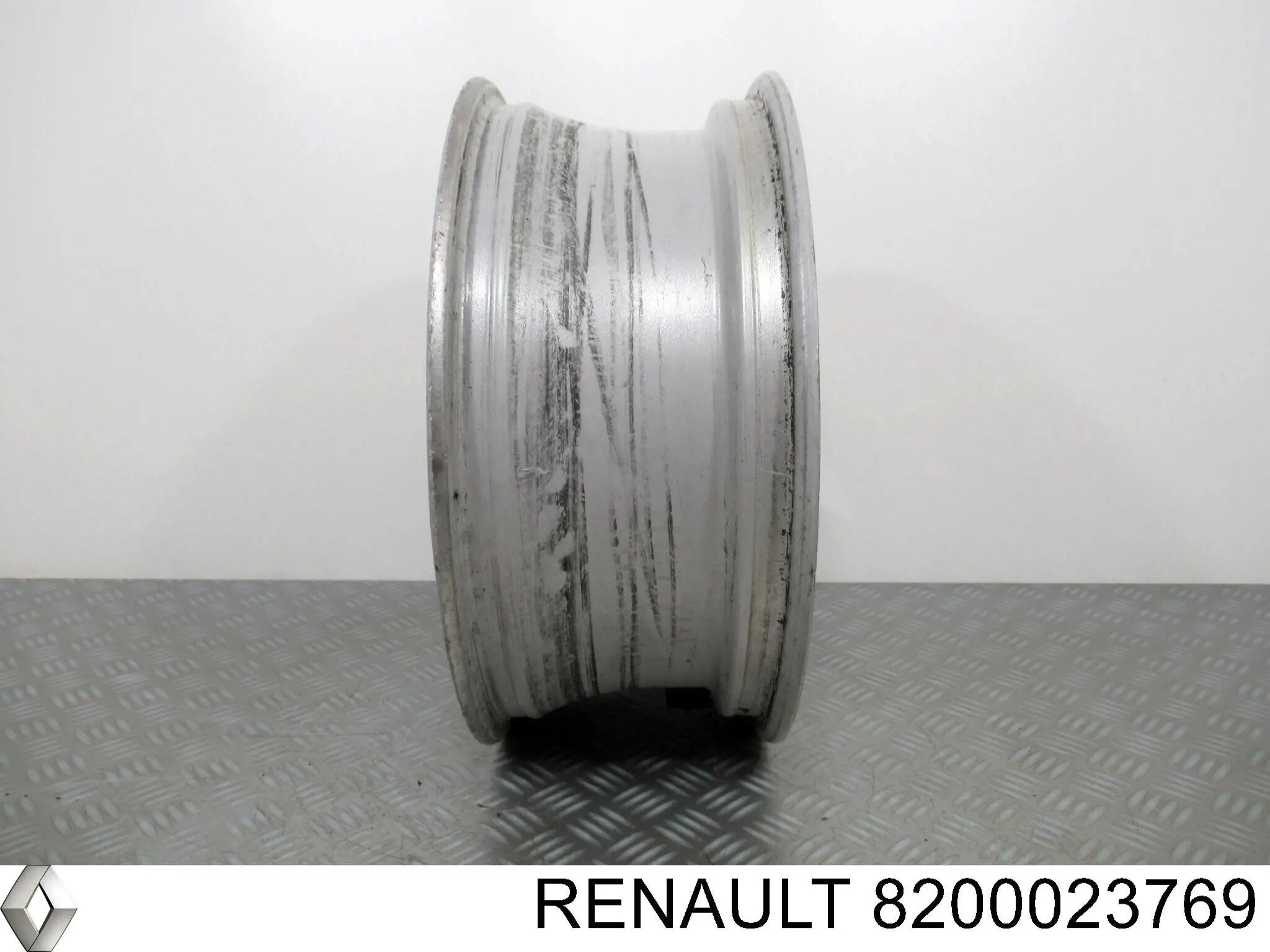 Купити 8200023769 Renault (RVI) Диски колісні литі (легкосплавні, титанові)