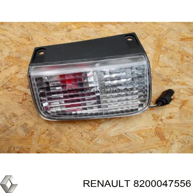 Ліхтар заднього ходу правий 8200047556 Renault (RVI)