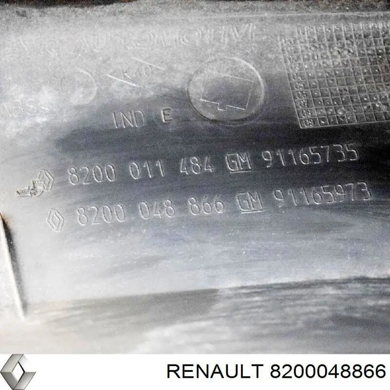 8200048866 Renault (RVI) накладка стійки кузова зовнішня, задня права