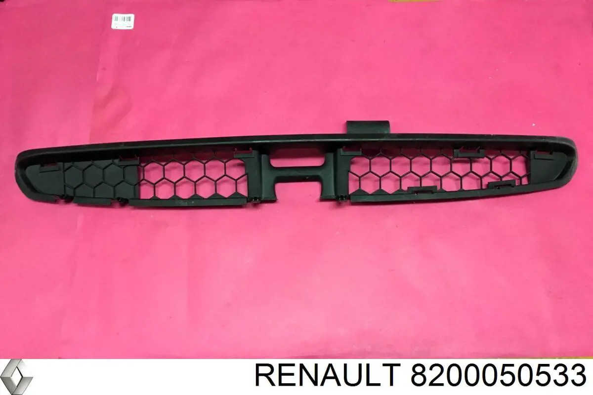 8200050533 Renault (RVI) решітка переднього бампера