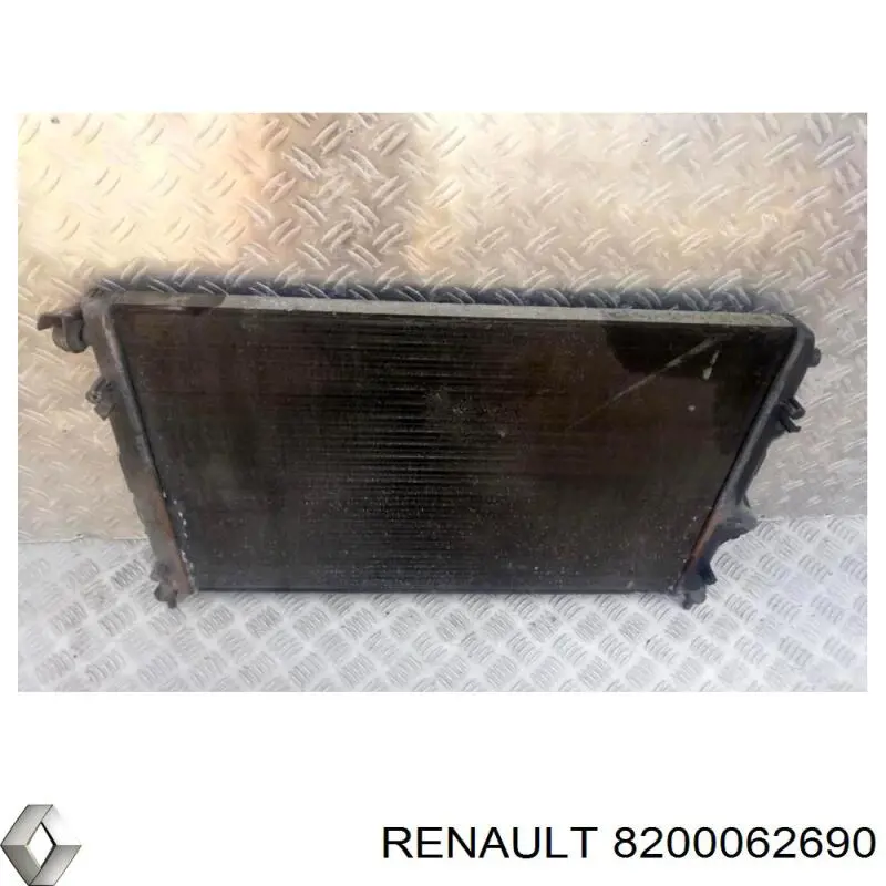 8200062690 Renault (RVI) радіатор охолодження двигуна