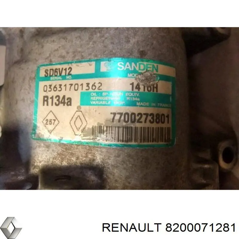Консоль центральна панелі керування 8200071281 Renault (RVI)