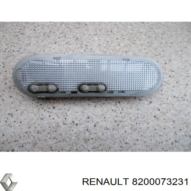Плафон освітлення кабіни 8200073231 Renault (RVI)