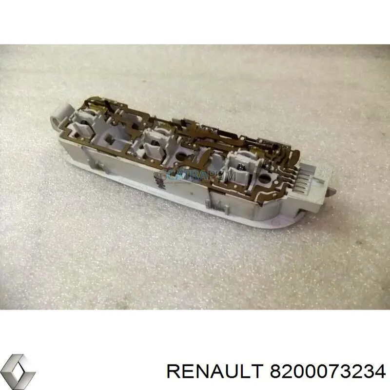 Купити 8200073234 Renault (RVI) Плафон освітлення кабіни