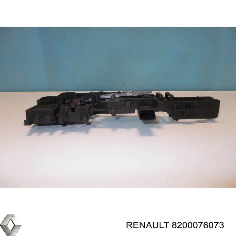 Купити 8200076073 Renault (RVI) Тримач зовнішньої ручки дверей, передньої лівої