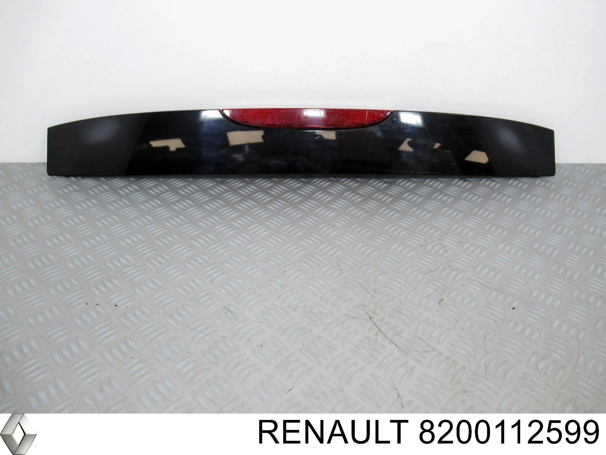 Купити 8200112599 Renault (RVI) Емблема кришки багажника, фірменнийзначок