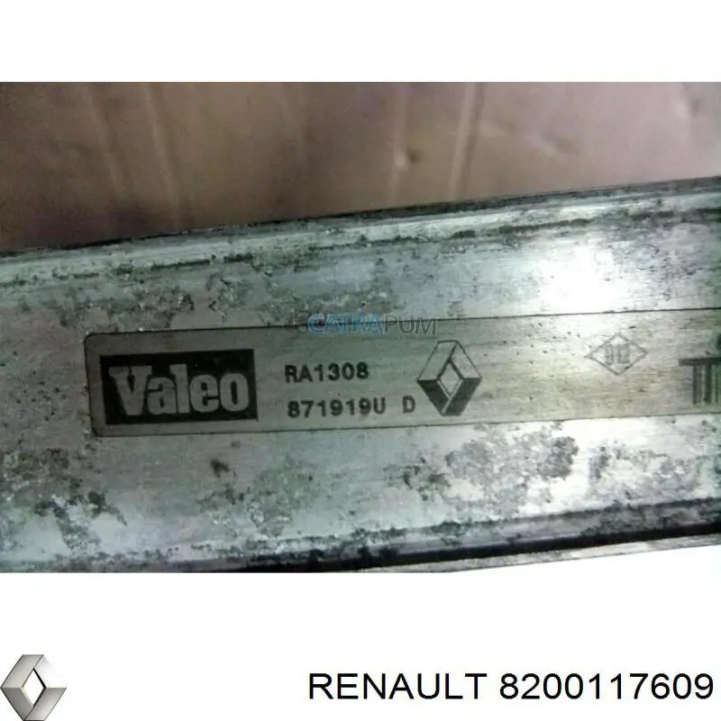 Купити 8200117609 Renault (RVI) Радіатор двигуна