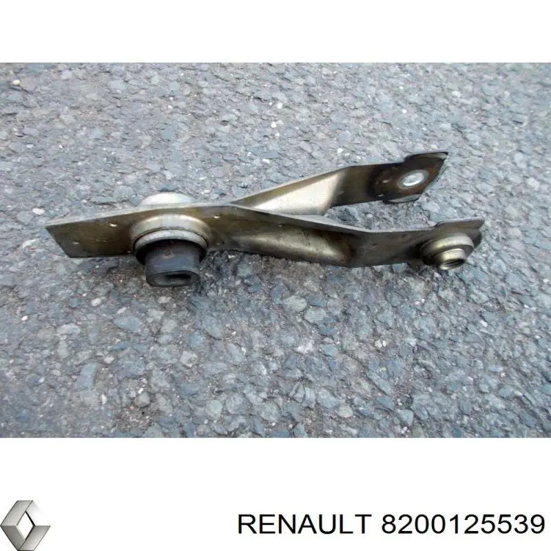 Купити 8200125539 Renault (RVI) Кронштейн подушки (опори) двигуна, правої