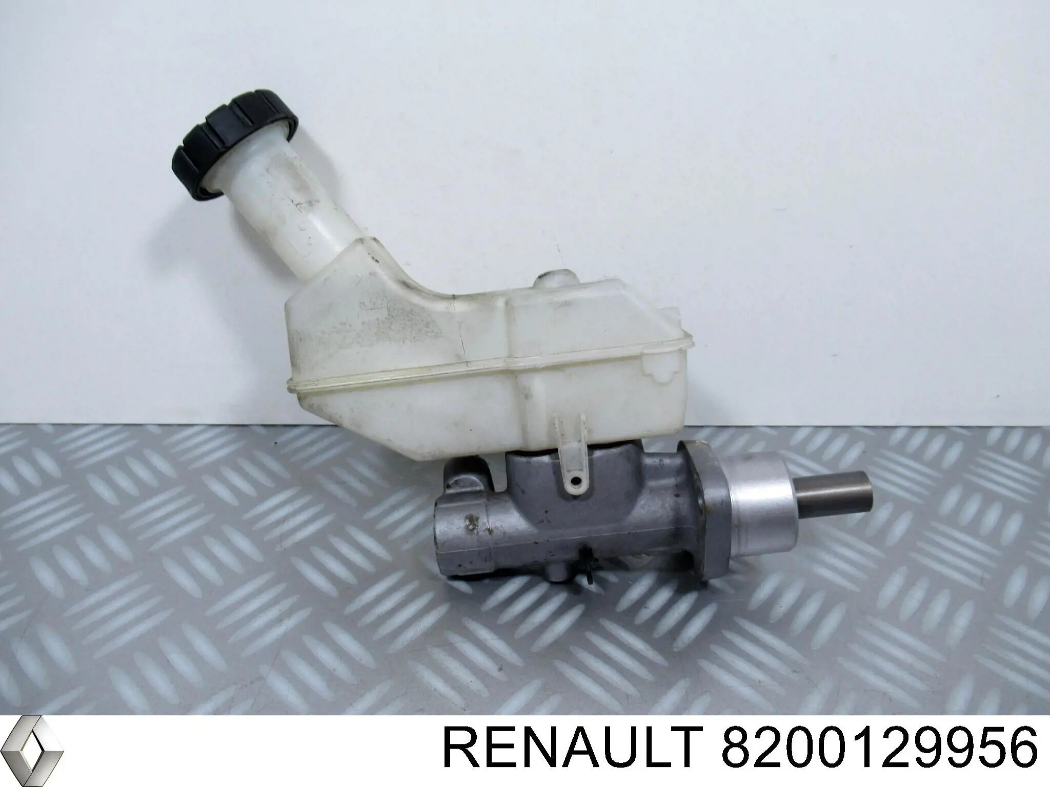 Бачок головного гальмівного циліндру (гальмівної рідини) Renault Modus (JP0) (Рено Модус)