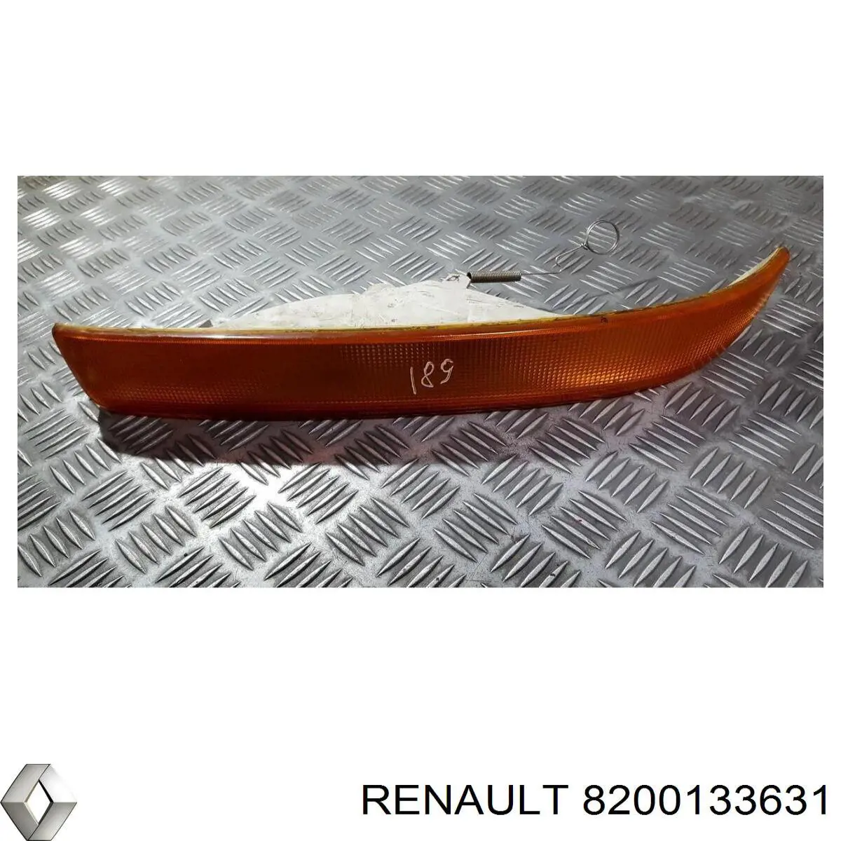 Поворотник лівий Renault (RVI) 8200133631 ціна, від 14.97 USD