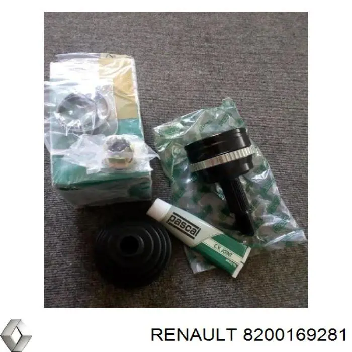 Піввісь права 8200169281 Renault (RVI)