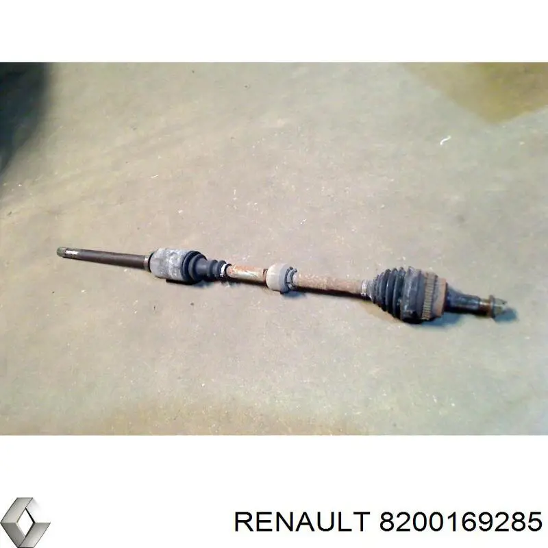 8200169285 Renault (RVI) піввісь (привід передня, права)