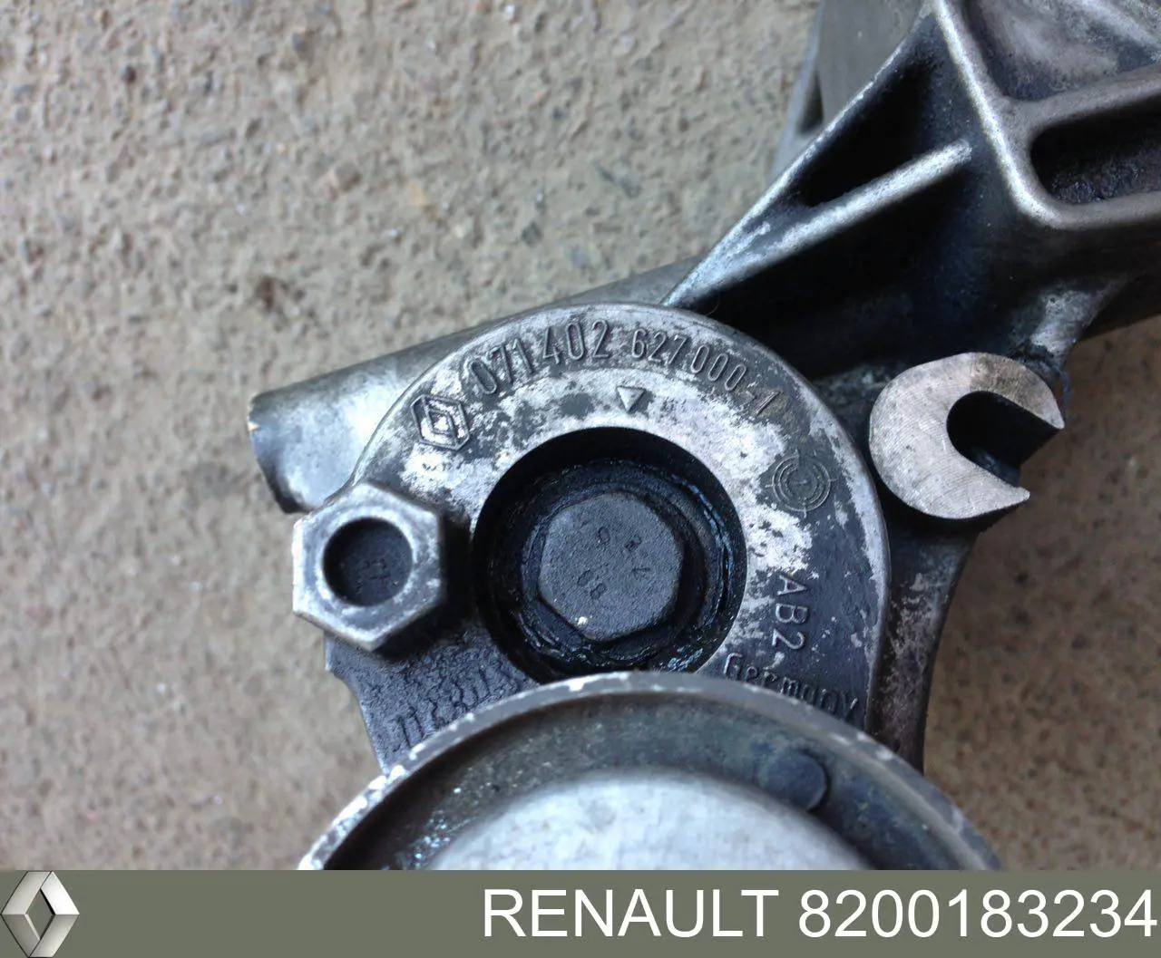 8200183234 Renault (RVI) кронштейн генератора