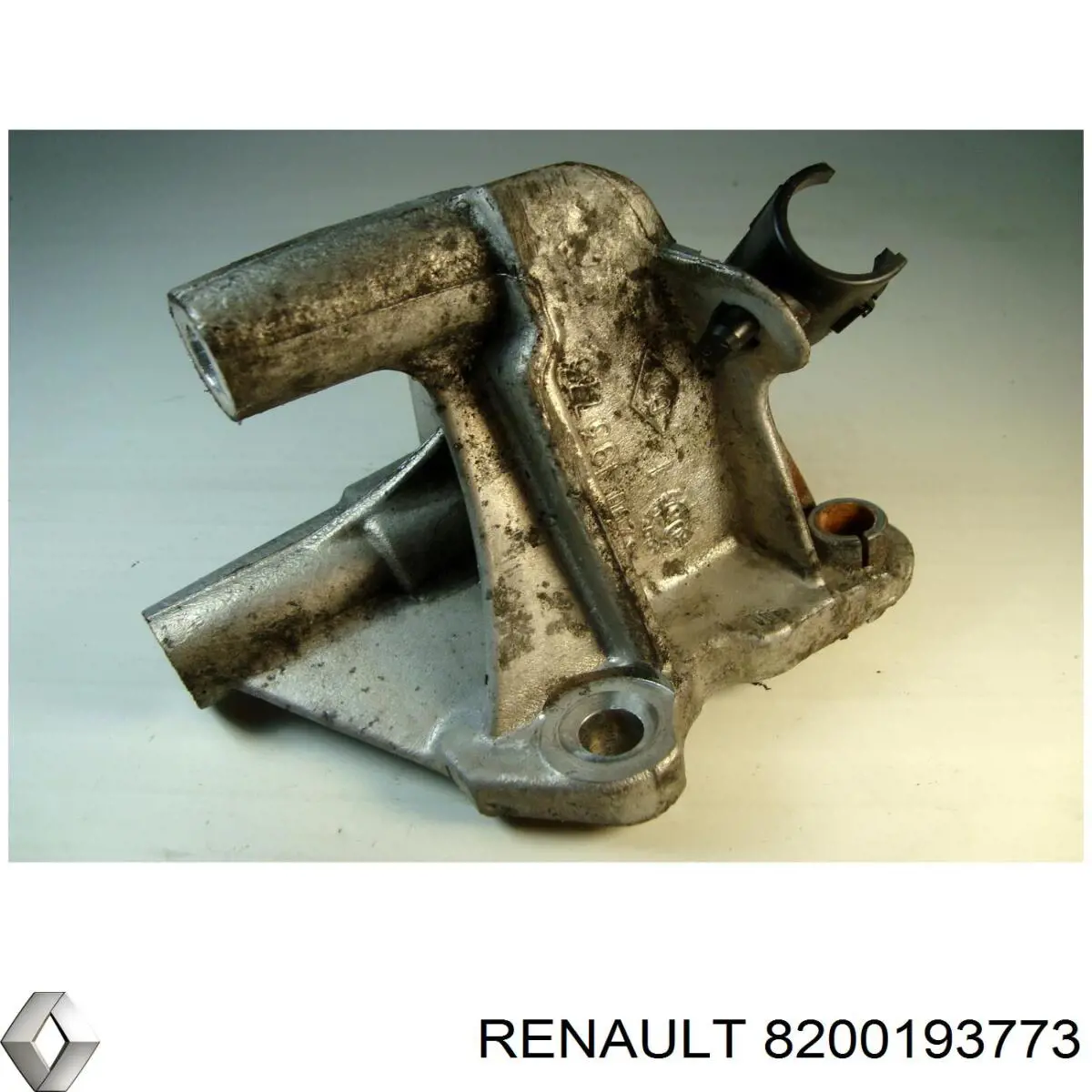 Купити 8200193773 Renault (RVI) Кронштейн паливного насосу ПНВТ