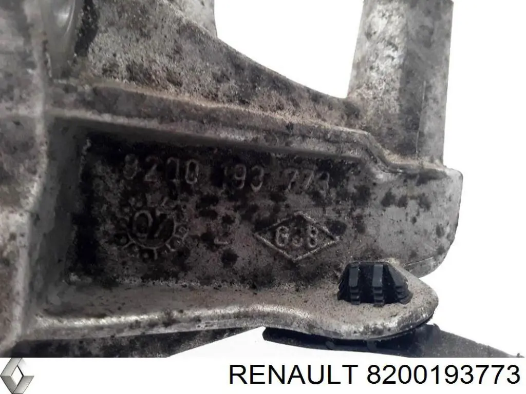 Кронштейн паливного насосу ПНВТ Renault (RVI) 8200193773 ціна, від 6.33 USD