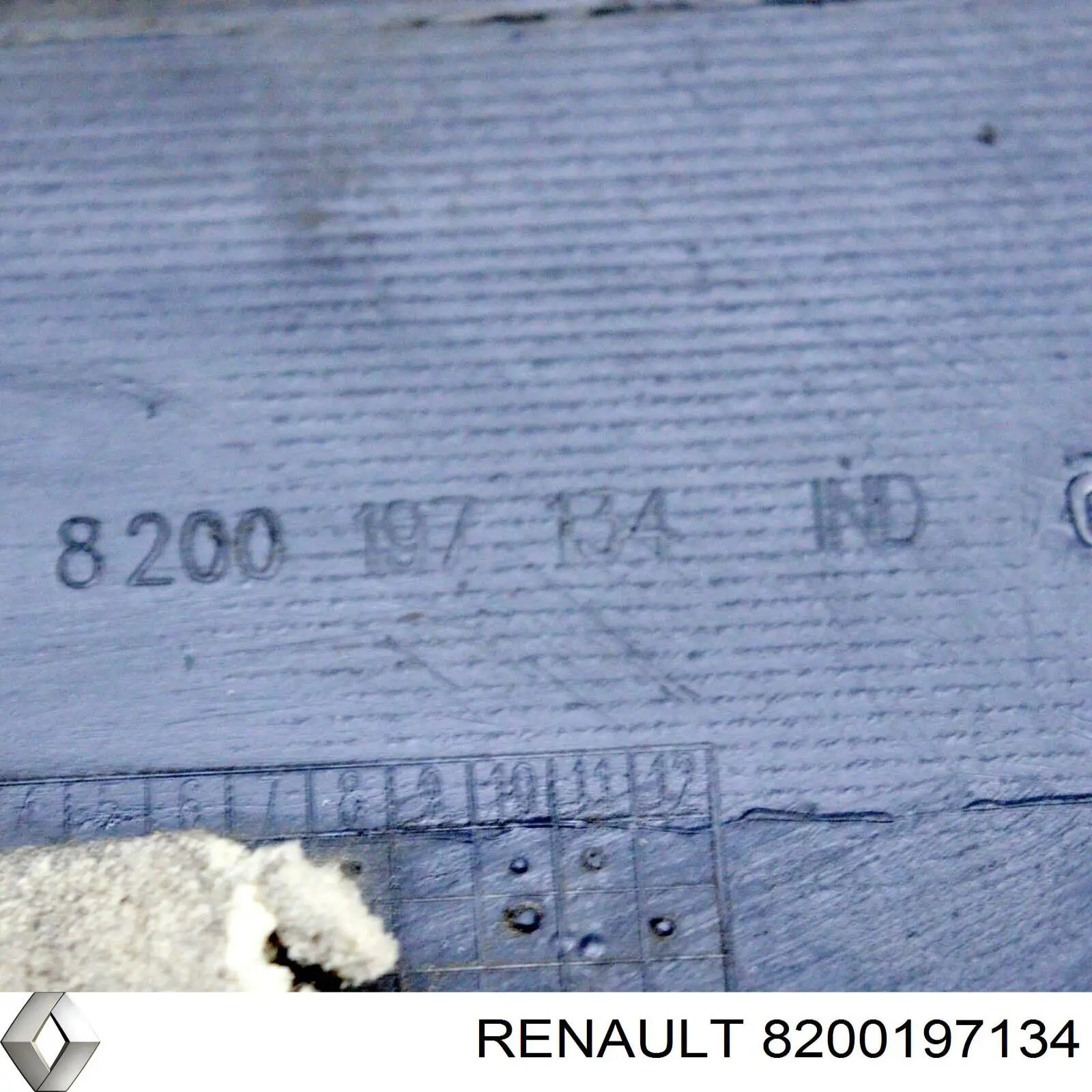  Передній бампер Renault Master 2