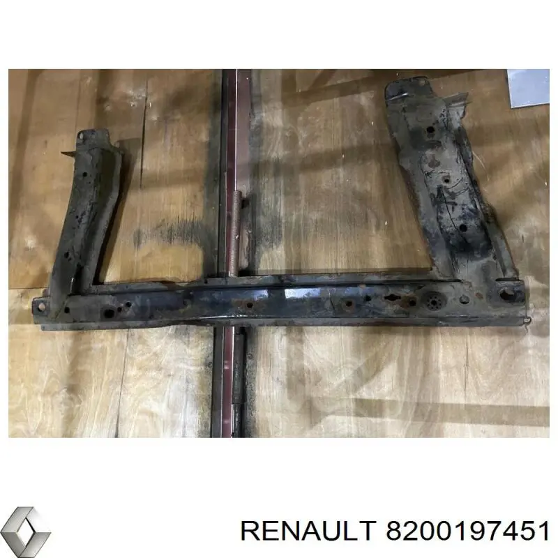 Купити 8200197451 Renault (RVI) Балка передньої підвіски (підрамник), передня