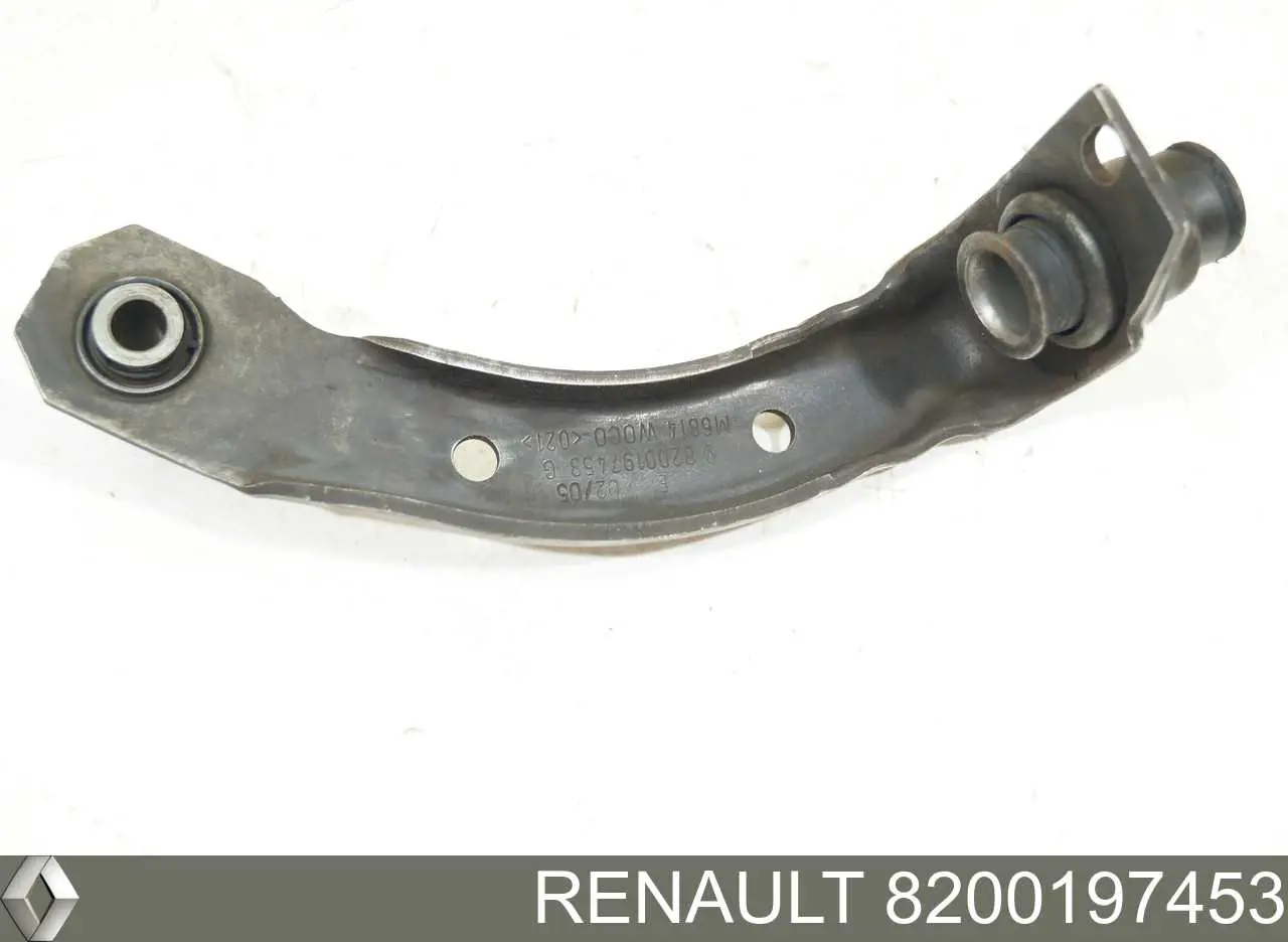Купити 8200197453 Renault (RVI) Кронштейн передньої балки