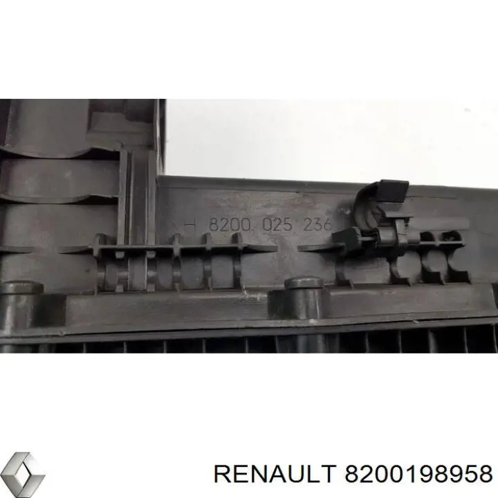 8200198958 Renault (RVI) патрубок повітряний, вихід повітряного фільтра