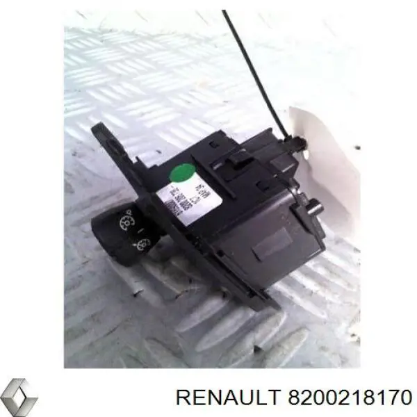 Блок кнопкових перемикачів кермового колеса Renault (RVI) 8200218170 ціна, від 18.60 USD