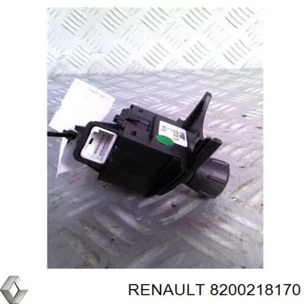 Купити 8200218170 Renault (RVI) Блок кнопкових перемикачів кермового колеса