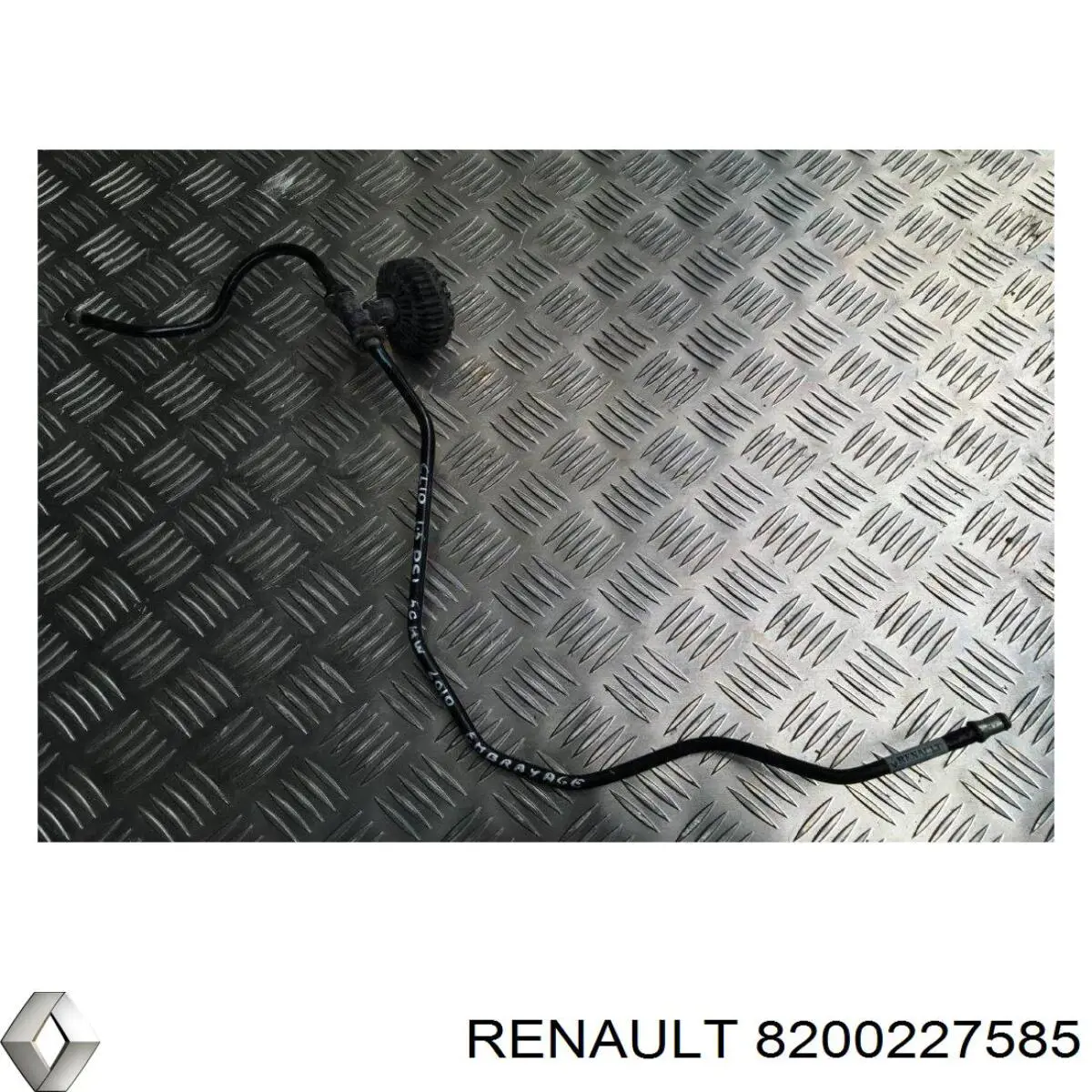 Купити 8200227585 Renault (RVI) Трубка зчеплення