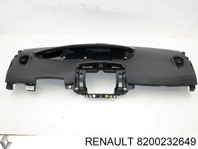 Панель приладів торпеди 8200232649 Renault (RVI)