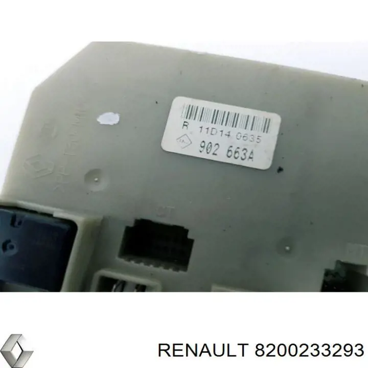 Блок запобіжників 8201194747 Renault (RVI)